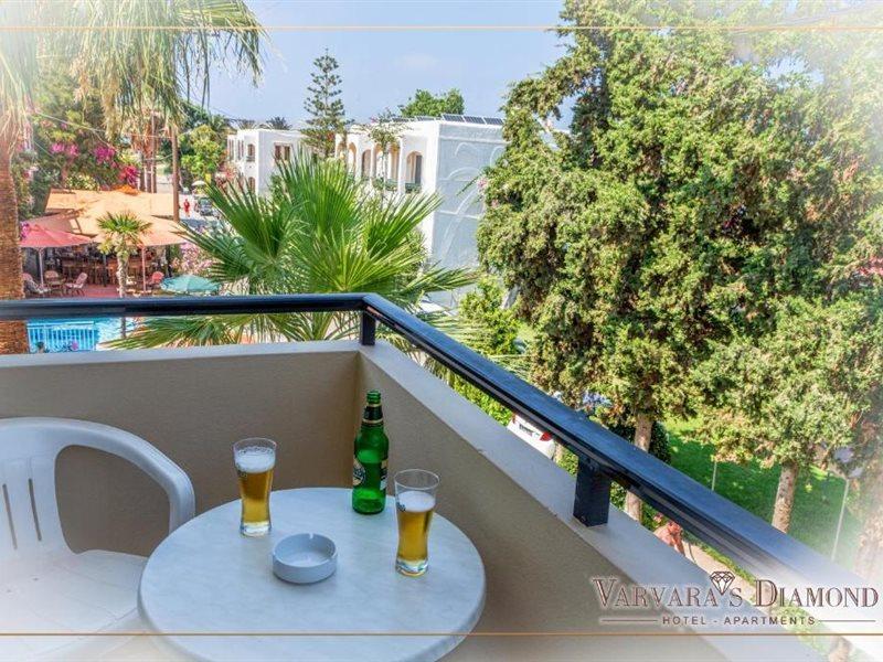 Varvaras Diamond Hotel プラタネス エクステリア 写真