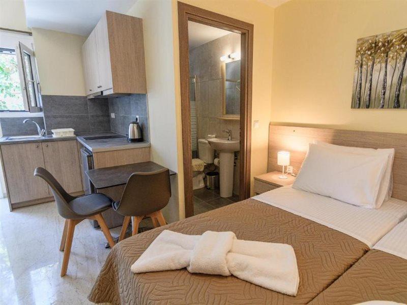 Varvaras Diamond Hotel プラタネス エクステリア 写真