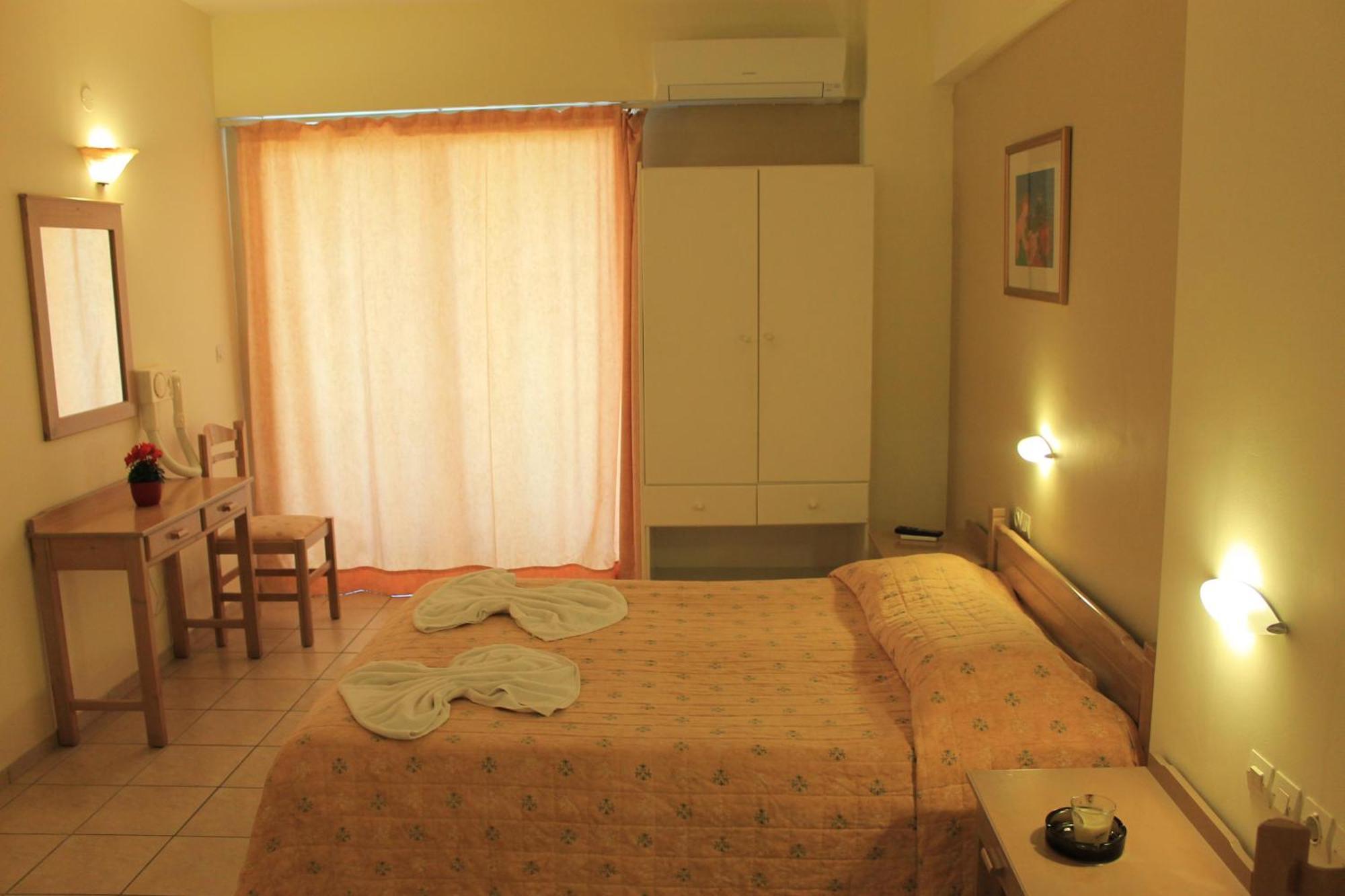Varvaras Diamond Hotel プラタネス 部屋 写真